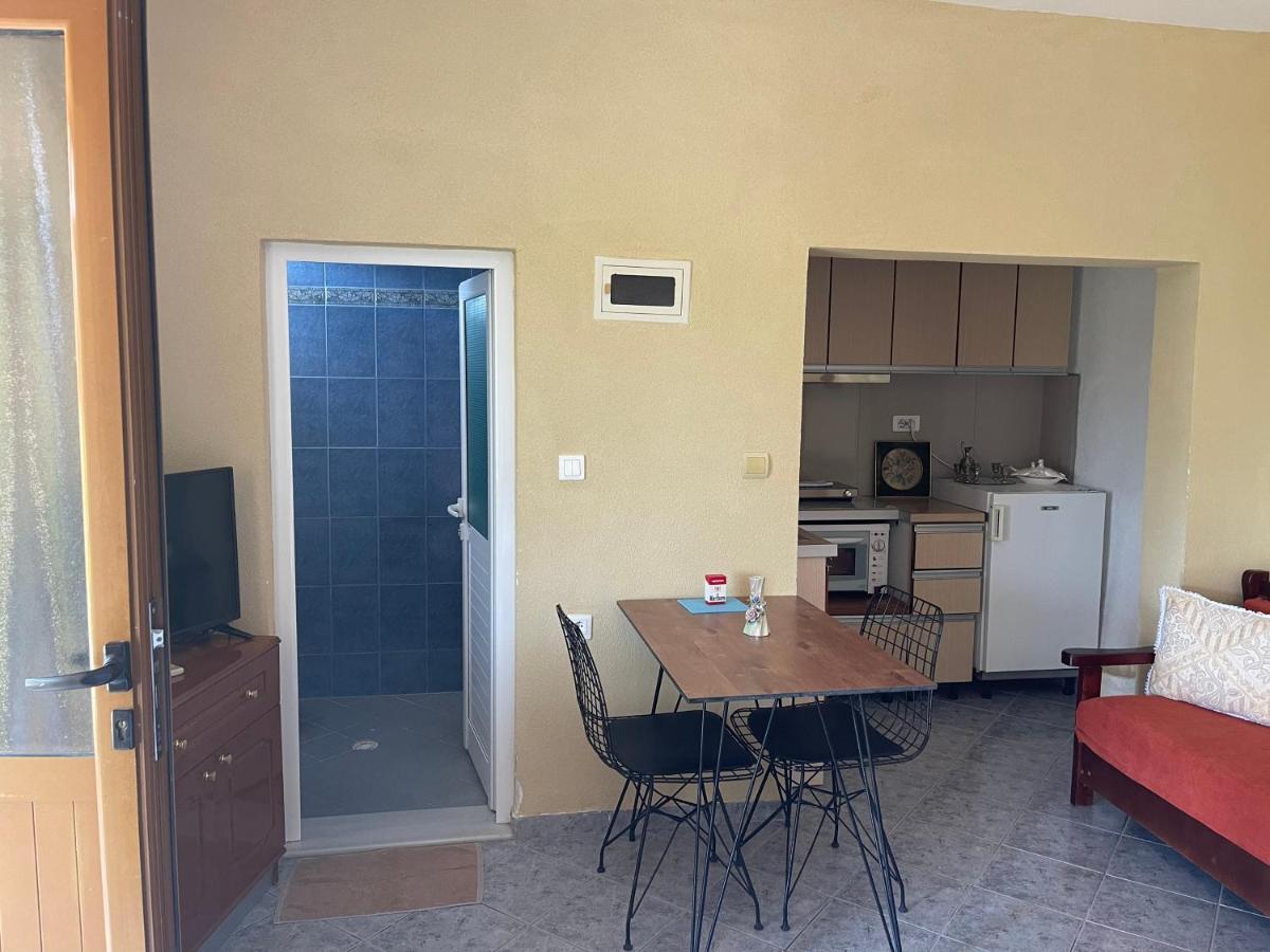 Elias Guest House Sarande Exterior photo